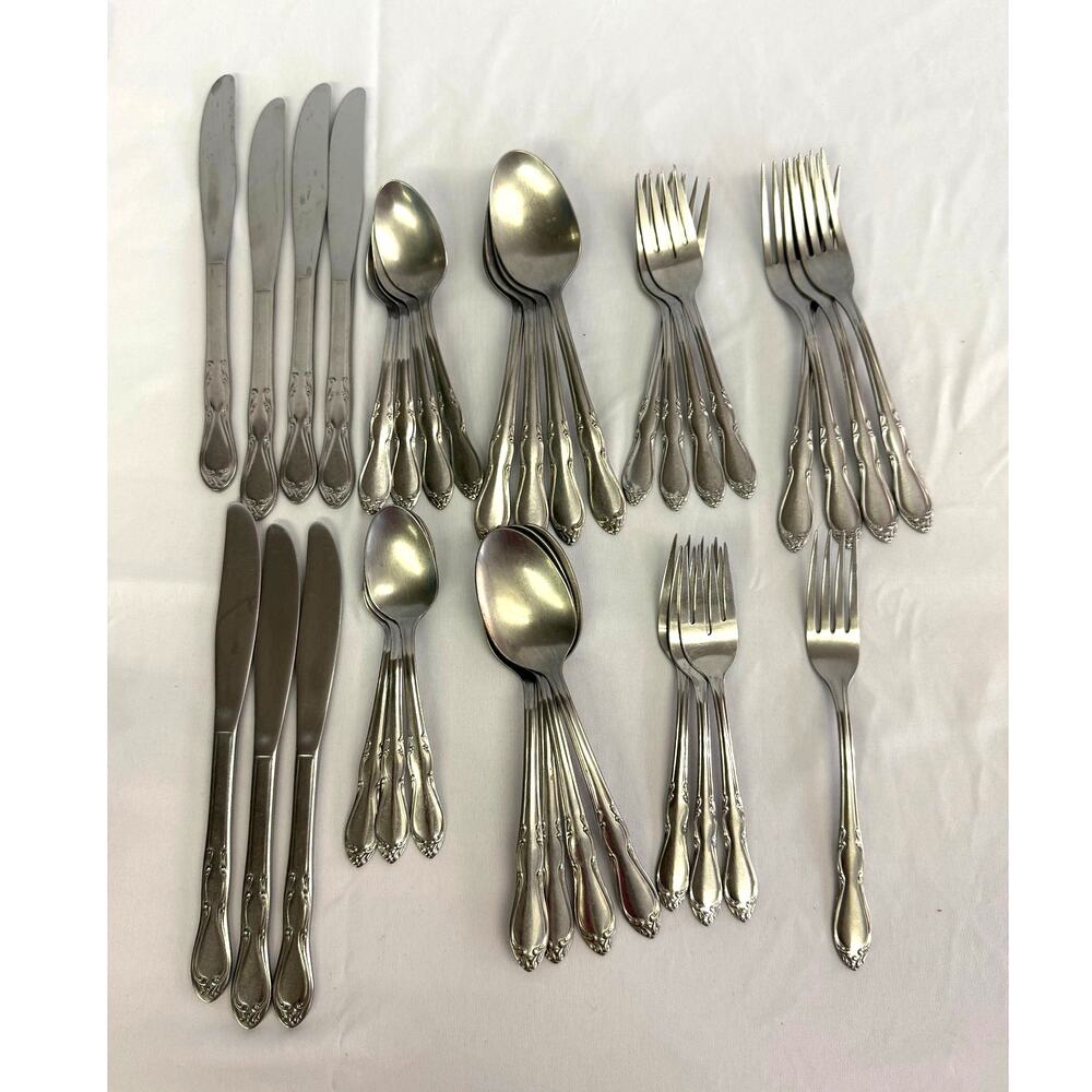 Simeon L & George H Rogers Stainless Flatware 34 Piece Set